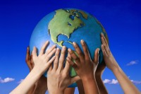 hands-globe2_2pb6